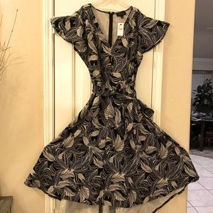 New with tag sz 18 Hilo belted black white dress.